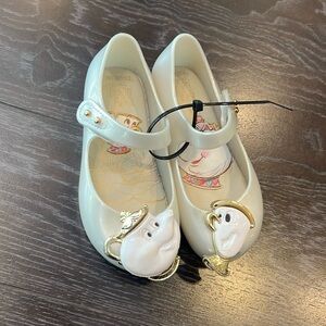 Mini Melissa size 9 excellent condition